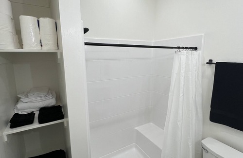 Tehachapi House | Guesthouse in Tehachapi B