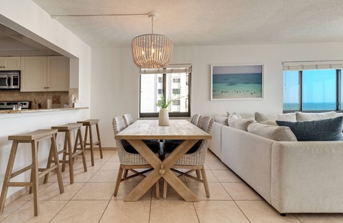 Madeira Beach Condo | GUESTS RAVE: "The View!" Gulf Beachfront - 30ft Balcony - 9th Floor Corner Unit!
