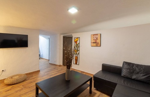 Santa Maria de Guia de Gran Canaria Villa | Guia house with swimming pool and jacuzzi