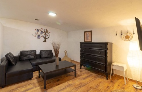 Santa Maria de Guia de Gran Canaria Villa | Guia house with swimming pool and jacuzzi