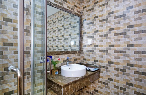 Xiufeng Hotel | Guilin Gunanmen Hotel