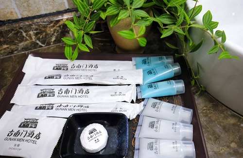 Xiufeng Hotel | Guilin Gunanmen Hotel