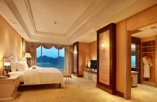 Xiufeng Hotel | Guilin Lijiang Waterfall Hotel