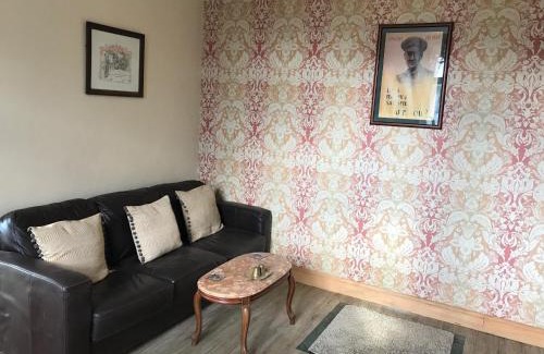 Guillemont House | Guillemont Halt