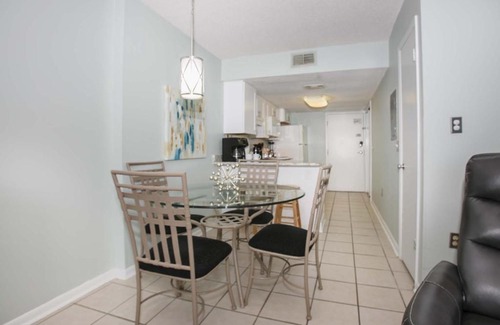 Gulf Shores Apartment | Gulf Shores Surf and Racquet Club 402B