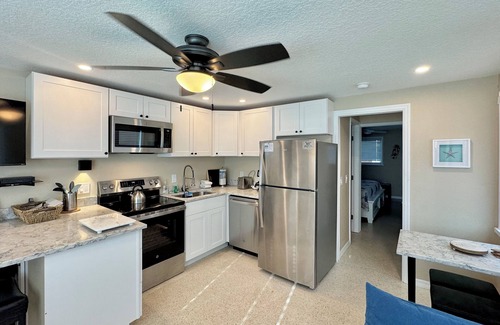 Bradenton Beach Apartment | Gulf & Sunset Views! 1BR Apt. B is a Centrally Located, walk to all location