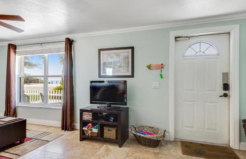 Bradenton Beach Apartment | Gulf View Cottage #3