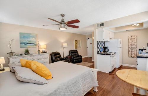 St. Pete Beach Resort | Gulf Winds Resort by Travel Resort Services