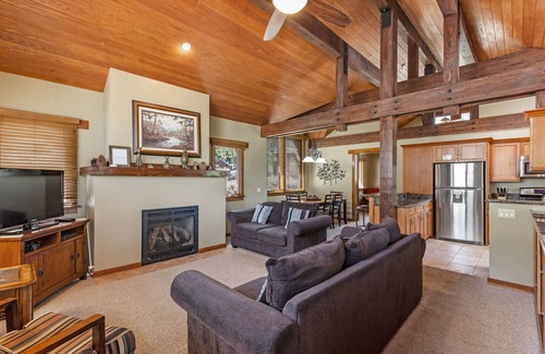 June Lake House | Gull Lake Craftsman, a custom home that sleeps 10.