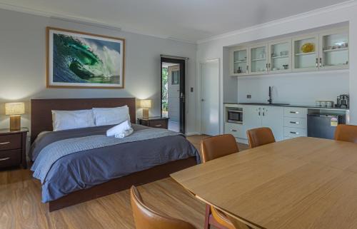 Yallingup House | Gum Nuts - New House, family friendly & big groups