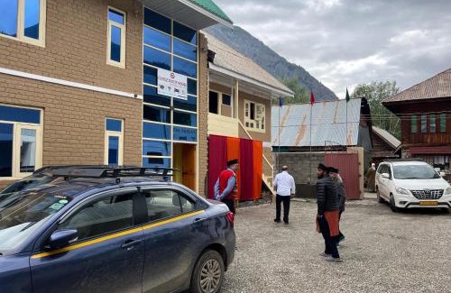 Gulmarg Hotel | Gurez Guest House