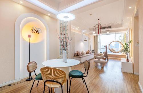 Yuzhong Apartment | Guyu B&B
