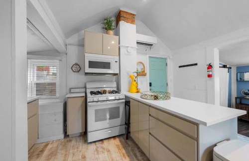 Merion Village House | GV - Romantic Beach Getaway