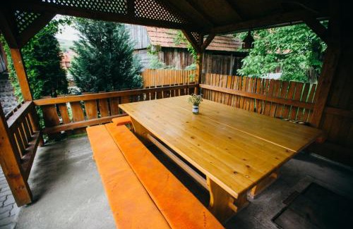 Lupeni House | Gyöngyvirág Panzió