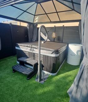 Saint-Clair-du-Rhone Bed & Breakfast | hébergement privée Jaccuzzi en supplément