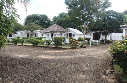 Sambava Apartment | Hôtel-bungalows La Pirogue