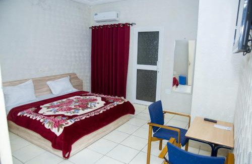 Lome Hotel | Hôtel Saint Lazaros