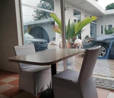 Lome Hotel | Hôtel Saint Lazaros