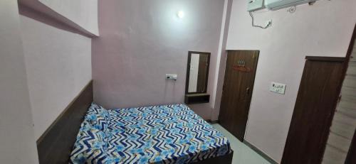 Faizabad House | H K Paying Guest House