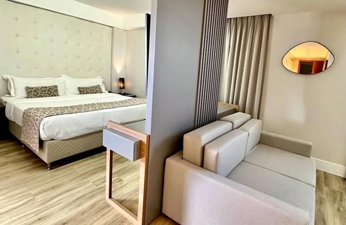 Santo Agostinho Hotel | H2 Platinum Lourdes