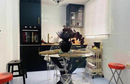 Plaza de Toros Vieja Apartment | H2M Plaza de Toros Vieja 2 bedroom Smart TV & Wifi