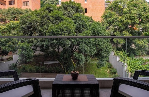 Granada Apartment | H602 - Cozy Garden View, Fast WiFi & Rooftop Pool