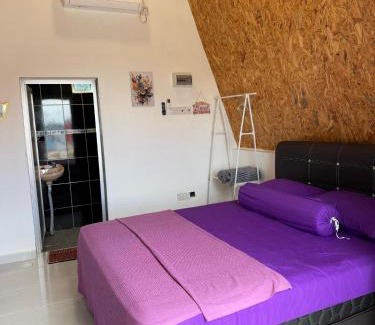 Bukit Raya House | Habibi Chalet