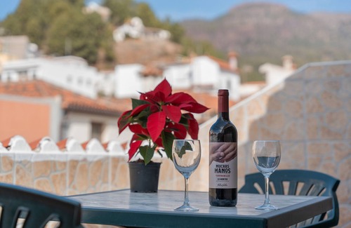 Vilaflor Apartment | 'Habitación 12 Con Balcón' with Balcony and Wi-Fi
