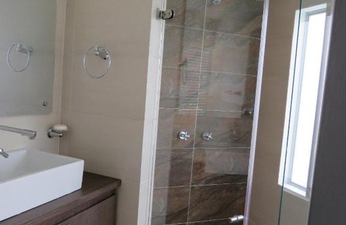 Tulua House | Habitación Amoblada Tipo Hotel