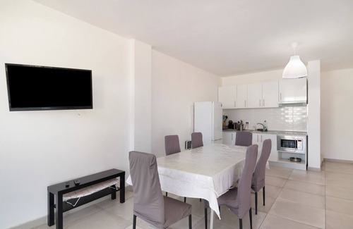 San Fernando Apartment | 'Habitación Azul Con Baño Privado' with Mountain View, Wi-Fi and Air Conditioning