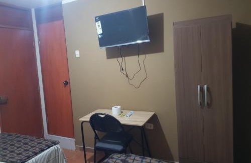 Talara House | Habitación con doble cama privada en Talara centro