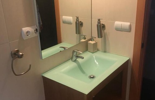 Angustias - Chana - Encina House | Habitación doble independiente con baño compartido