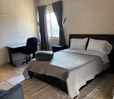 Saltillo House | Habitación Roble, cómoda y espaciosa