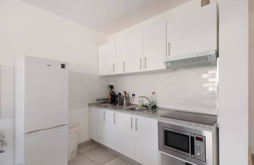 San Fernando Apartment | 'Habitación Rosa' with Mountain View, Wi-Fi and Air Conditioning