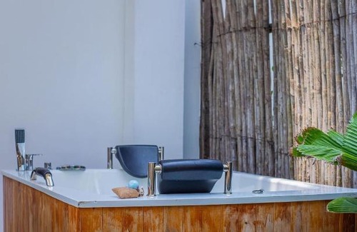 Tierra Bomba Island Hotel | HABITACION TIPO CABAÑA CON BALCON EN ISLA DE TIERRA BOMBA CON DESAYUNO AIRE ACONDICIONADO Y WIFi