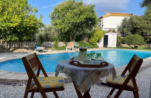 Alhendin House | habitaciones con piscina privada en casa de campo, Granada