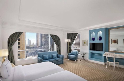 Sheikh Zayed Road Resort | Habtoor Grand Resort Tower Junior Suite