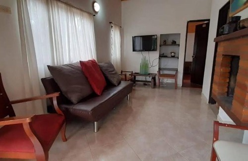 El Rosal House | Hacienda Moncora cabaña lago p2