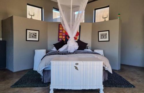 Ghanzi Ski Chalet | Hackberry House Black Thorn Cottage, Off Grid