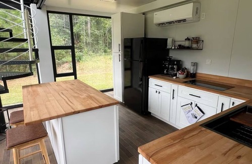 LaGrange Cabin | Hacker House - Do Your Best Work