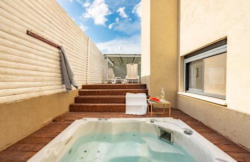 Yavne'el House | Hadas Villa Spa Yavne'el with Mamad by Sea N' Rent