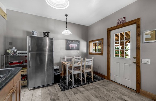 Skykomish House | Hadley's Hideaway -Cottage w/hot tub, fenced yard close to hikes & Stevens Pass ski hill