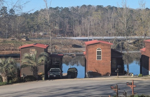 Gilbert House | Haffa's Unrivaled Expeditions At Lake Murray Palmetto Retreat