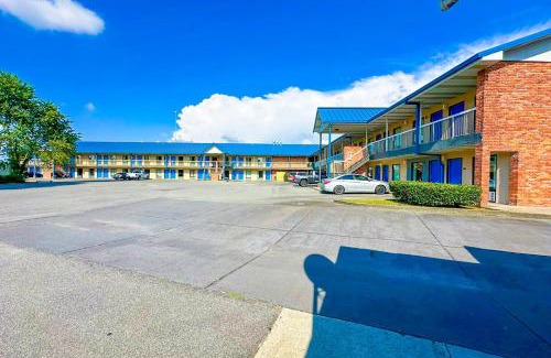 Hahira Hotel | Hahira Inn By OYO near Valdosta