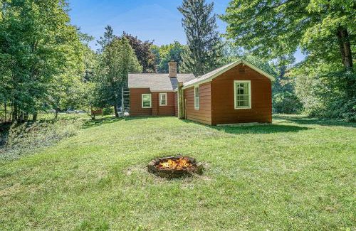 Lake Township House | Hal's Hideaway