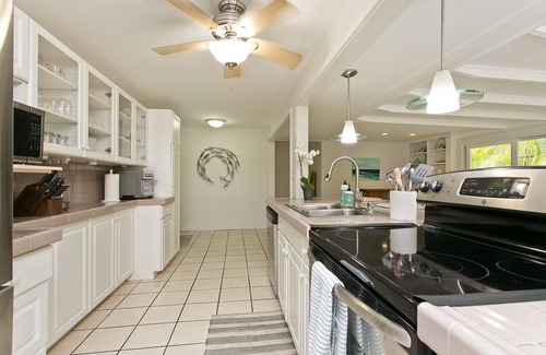 Kaneohe House | Hale Maluhia - Gorgeous Kaneohe Bay Home