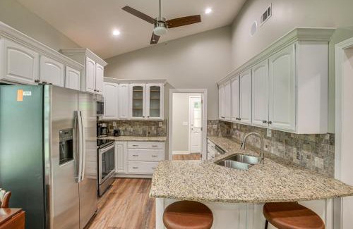 Franklin House | half Mi to Kentucky Downs Franklin Home with Patio!