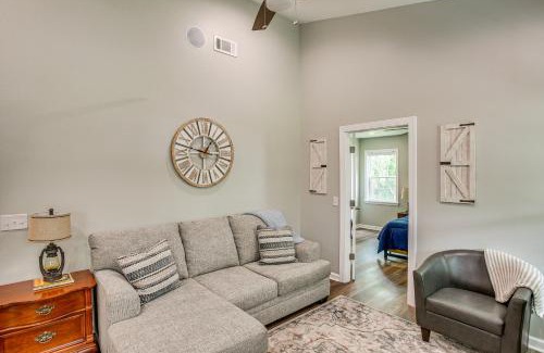 Franklin House | half Mi to Kentucky Downs Franklin Home with Patio!