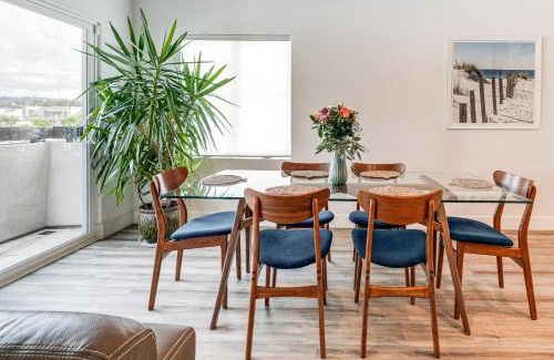 Half Moon Bay House | Half Moon Bay Vacation Rental 1 Mile to Beach!