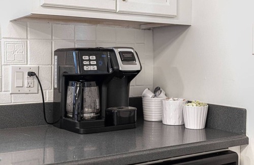 Ashley Oaks House | Halls Rancher on 3 Private Acres